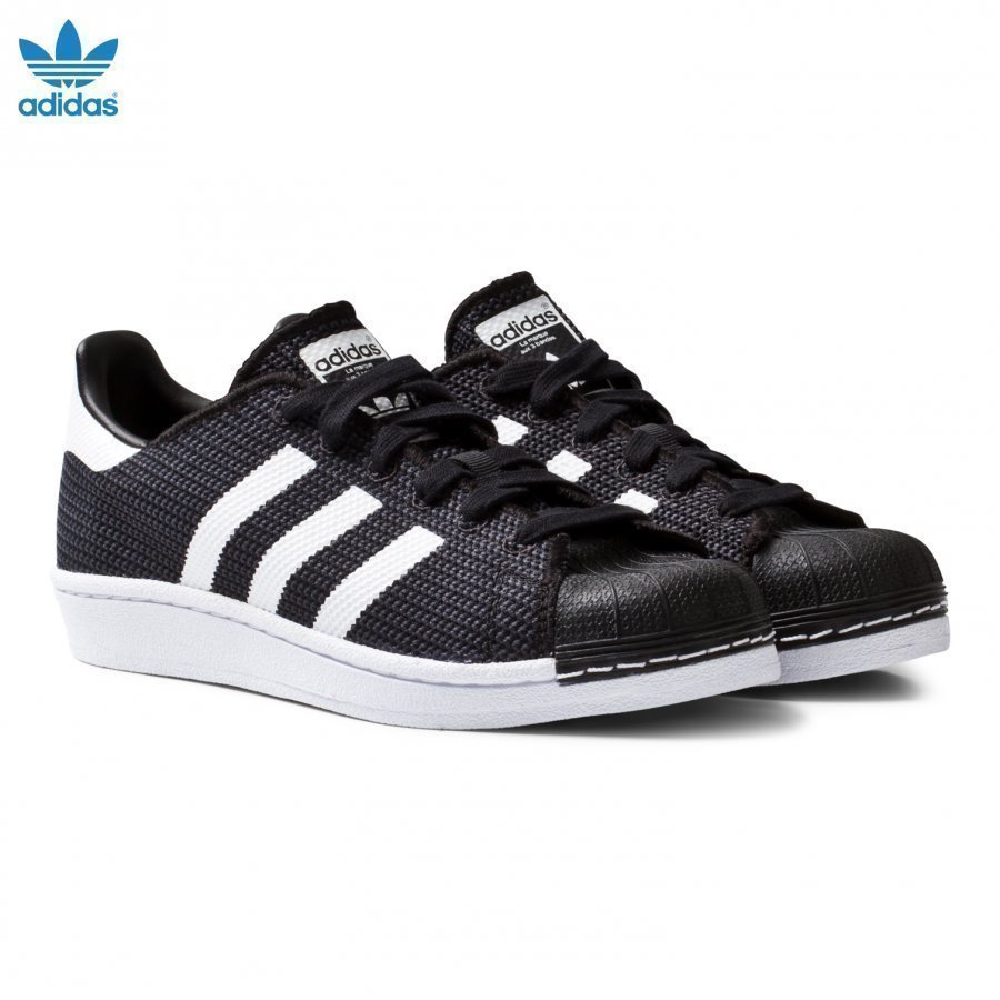 Adidas Originals Black And White Superstar Junior Trainers Lenkkarit