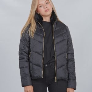 Barbour Nurburg Quilt Takki Musta