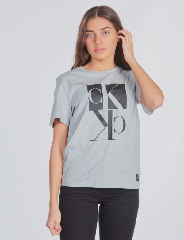 Calvin Klein Mirror Monogram T Shirt T-Paita Harmaa