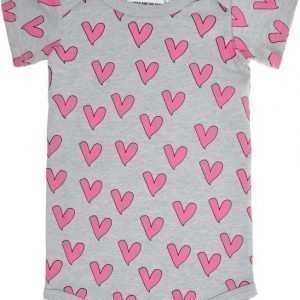 Gardner and the gang Body Love heart Grey