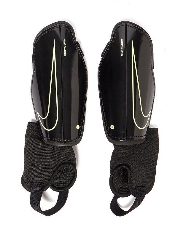 Nike Charge 2.0 Shin Guards Musta