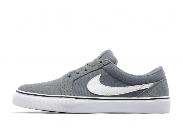 Nike Satire 2 Harmaa